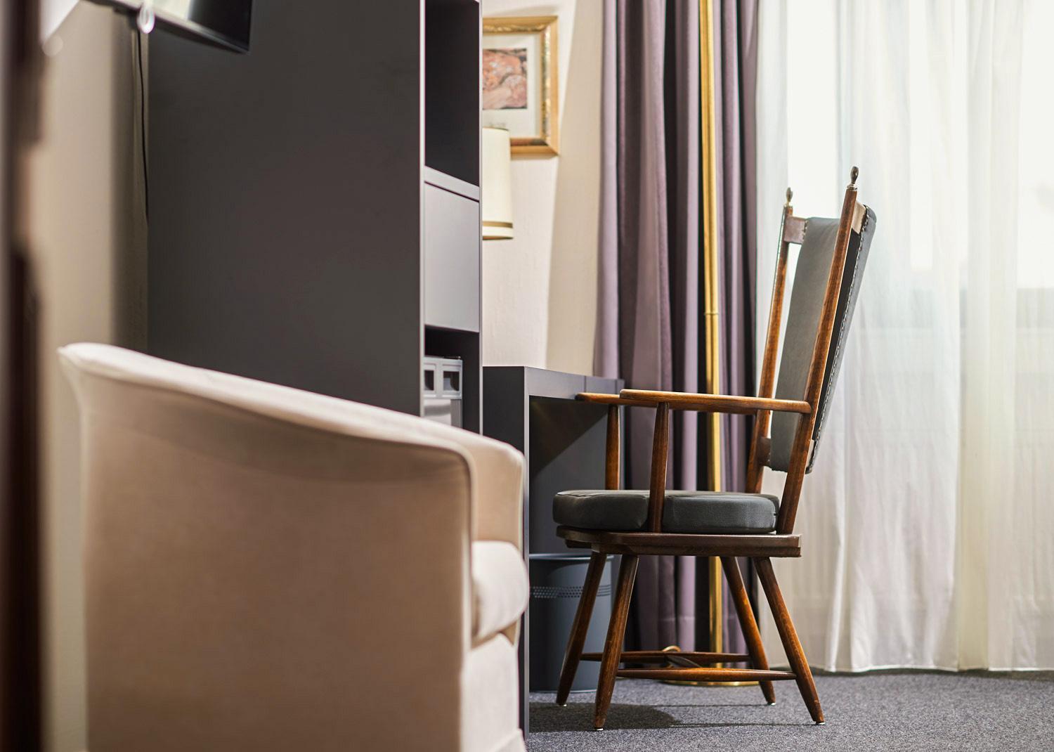 Romantichotel Goldener Karpfen 4* Фульда