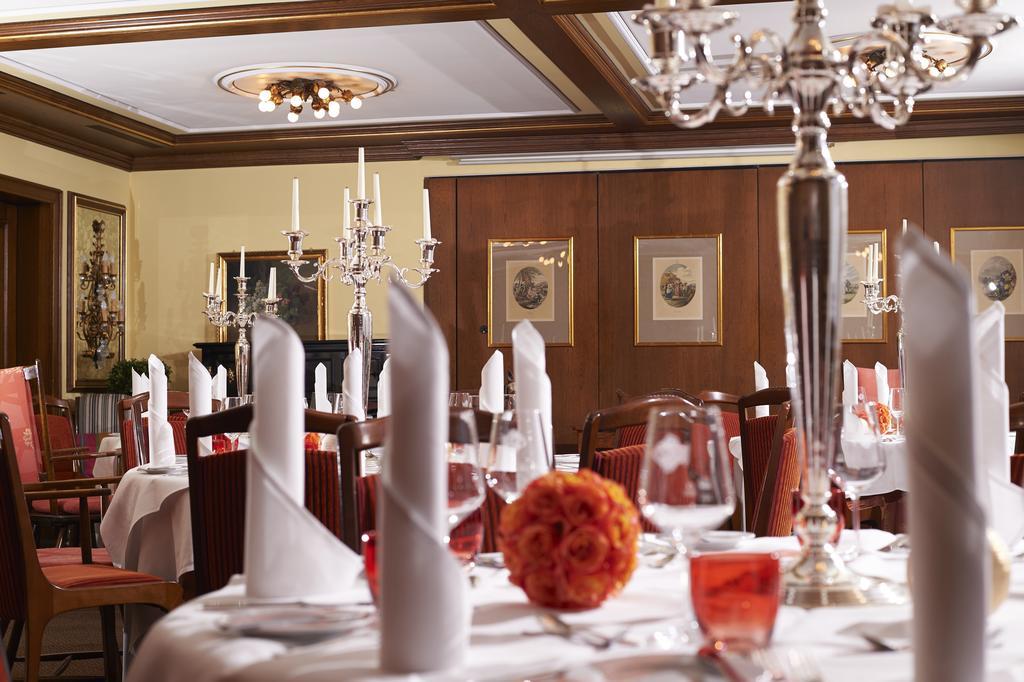 Romantichotel Goldener Karpfen 4* Фульда