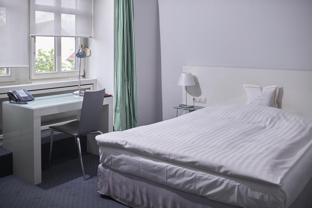 Romantichotel Goldener Karpfen Фульда